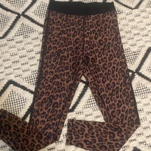 Kendall and Kylie leopard leggings